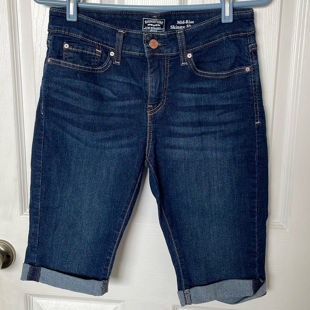 Levi mid-rise skinny shorts
